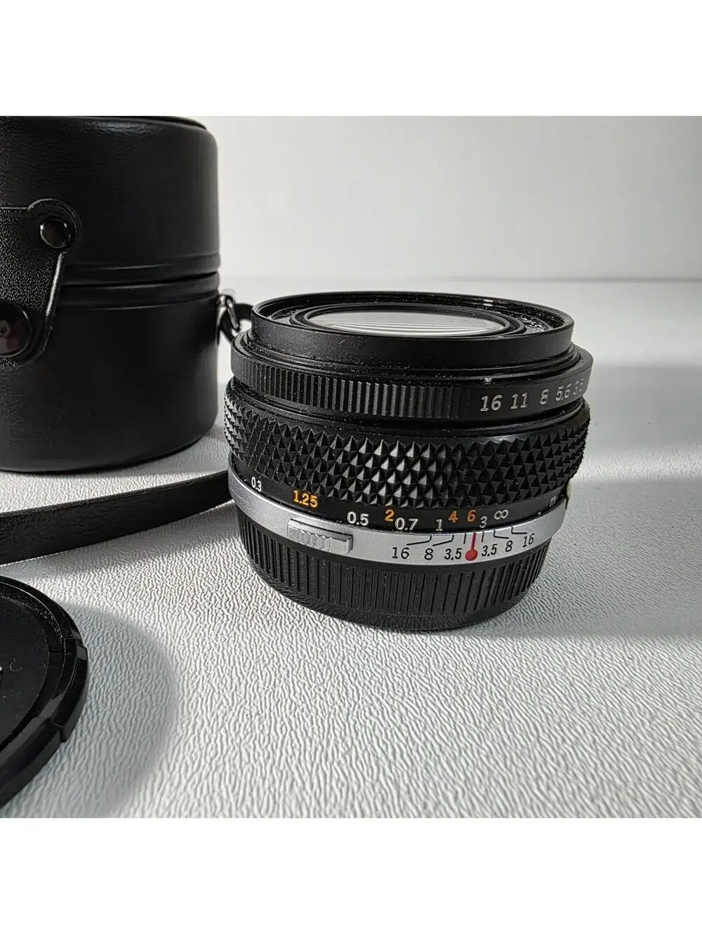 Olympus OM-System G Zuiko Auto-W f=28mm 1:3.5 Lens w/Original Olympus Case